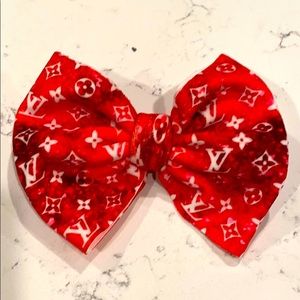 LV HAIR CLIP
